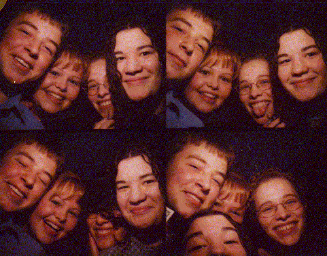 groupbooth.gif